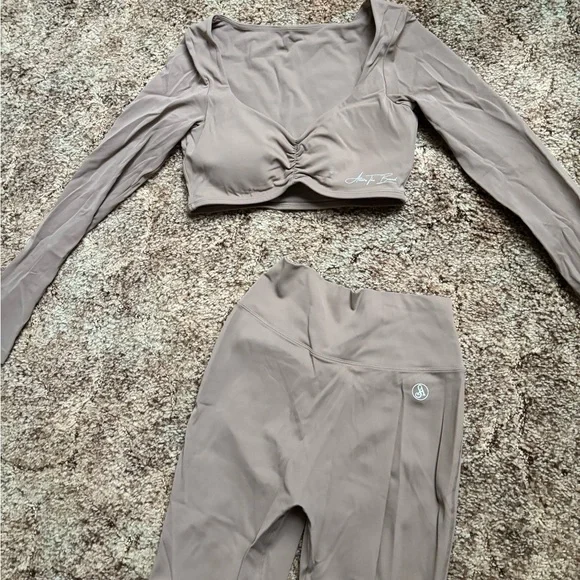 Allure the Brand Brown Flare Pants & matching top both size M - Picture 2 of 10